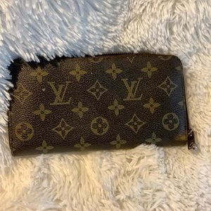 Louis Vuitton Zippy Wallet Monogram Canvas Brown.Imperfections noted in picture